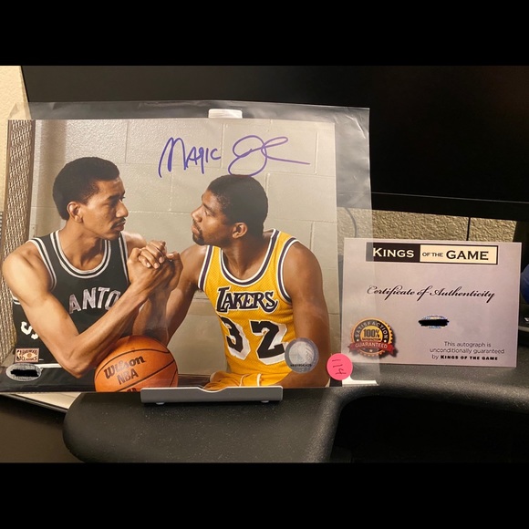 Magic Johnson Signed  Picture with Authenticity Certificate - Picture 2 of 2